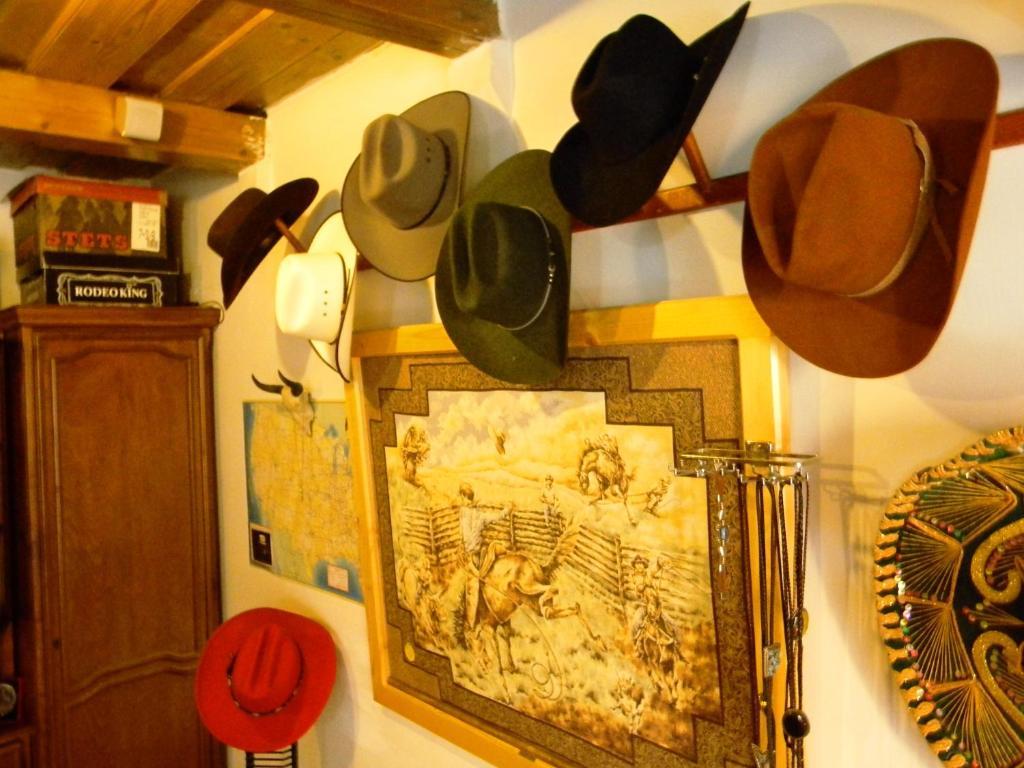 كلوج-نابوكا Transylvania Cowboy Cottage الغرفة الصورة