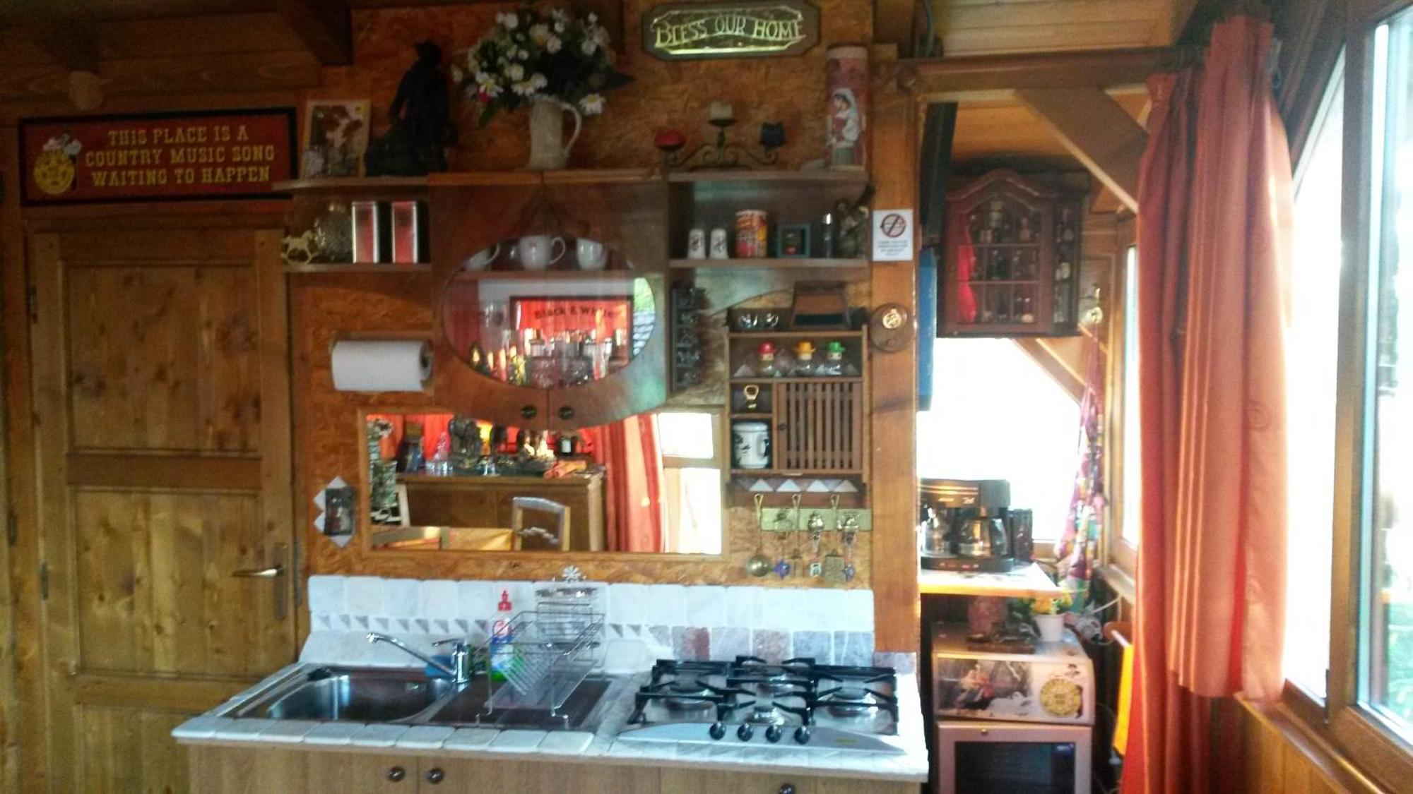 كلوج-نابوكا Transylvania Cowboy Cottage الغرفة الصورة